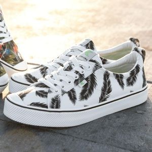 Cariuma Oca Low Off-White Palm Tree Canvas Sneakers Size Men’s 8.5/ Women’s 10